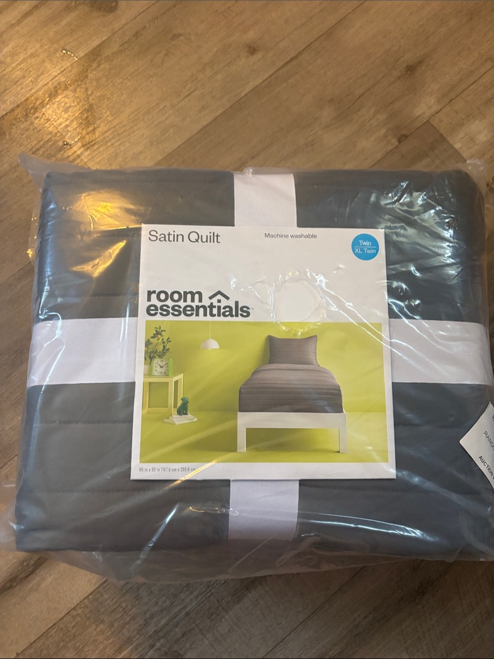 Room Essentials Satin Quilt in Gray